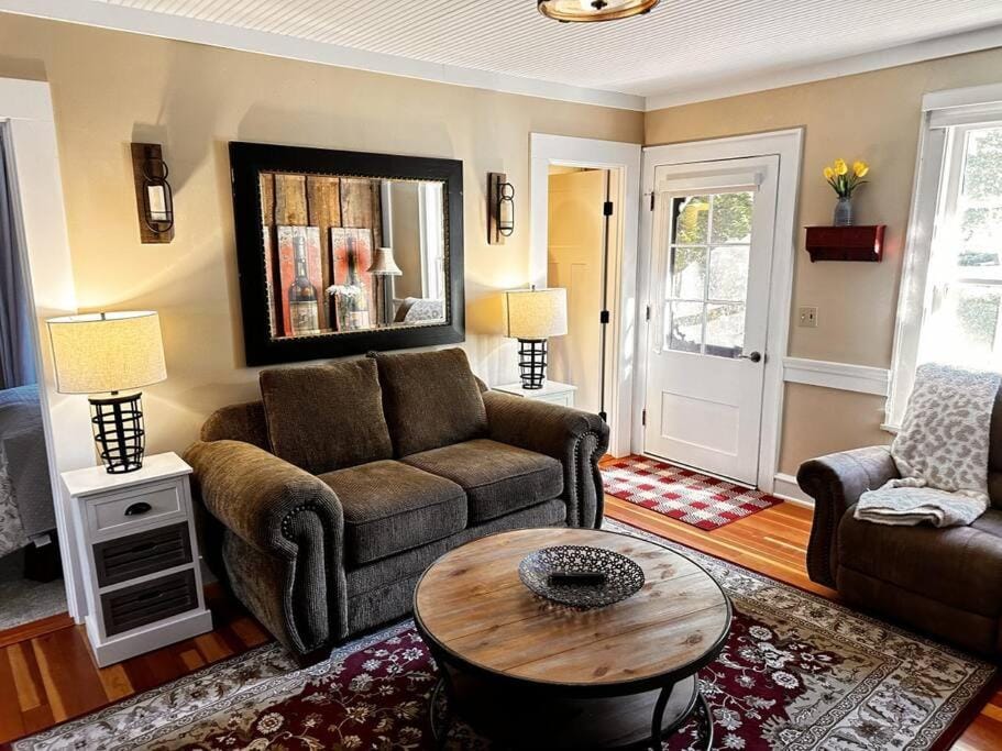 Fireside Cottage House in Jacksonville