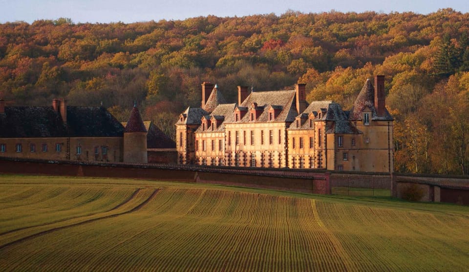 Property building, Natural landscape, Landmark view