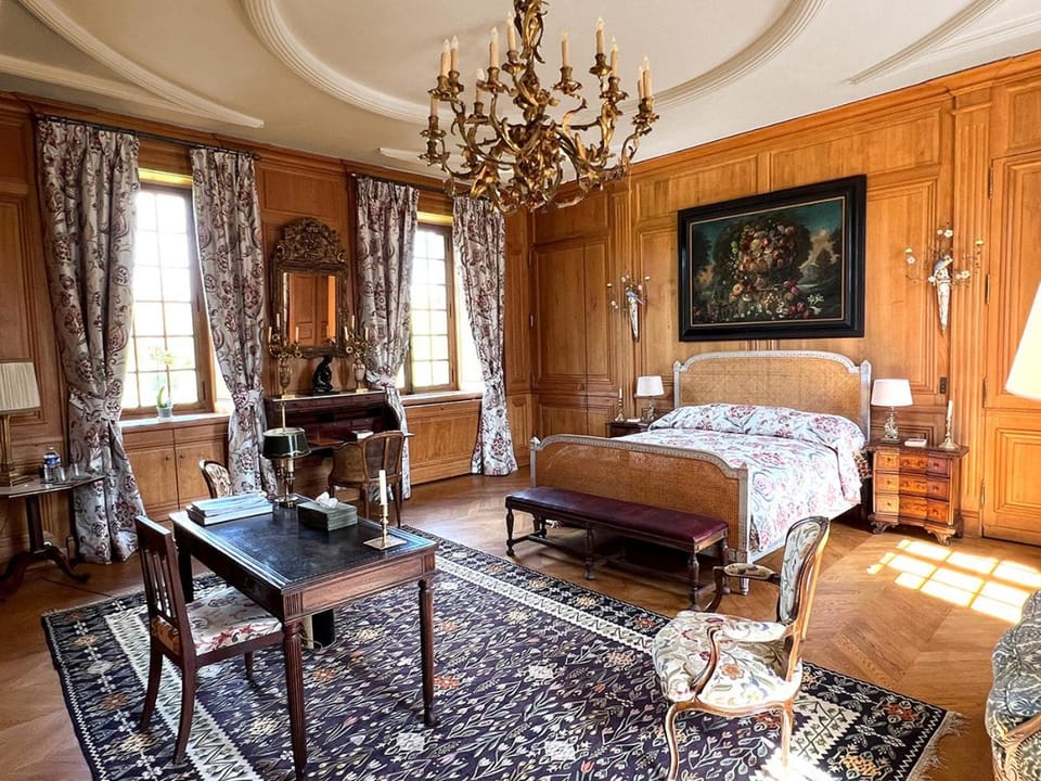 Photo of the whole room