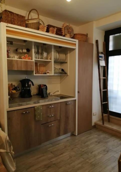 Coffee/tea facilities, Kitchen or kitchenette, pet friendly, stove