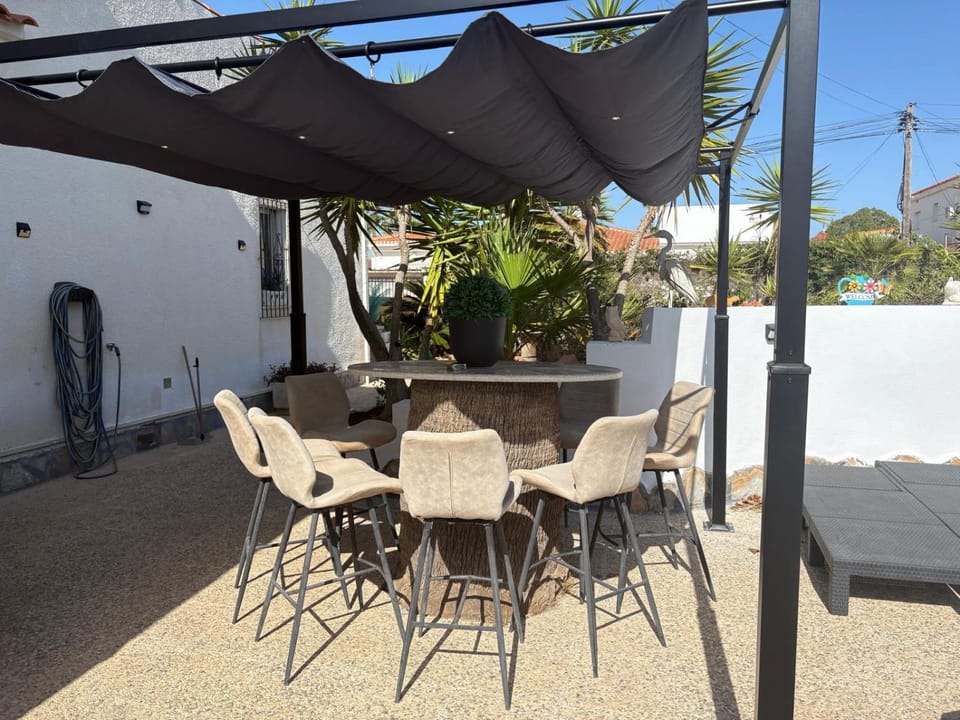 Lounge or bar