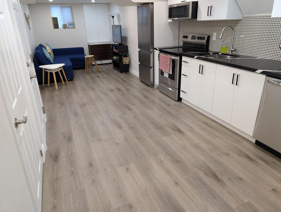 TV and multimedia, Kitchen or kitchenette, Living room, Dining area, dishwasher, oven, stove