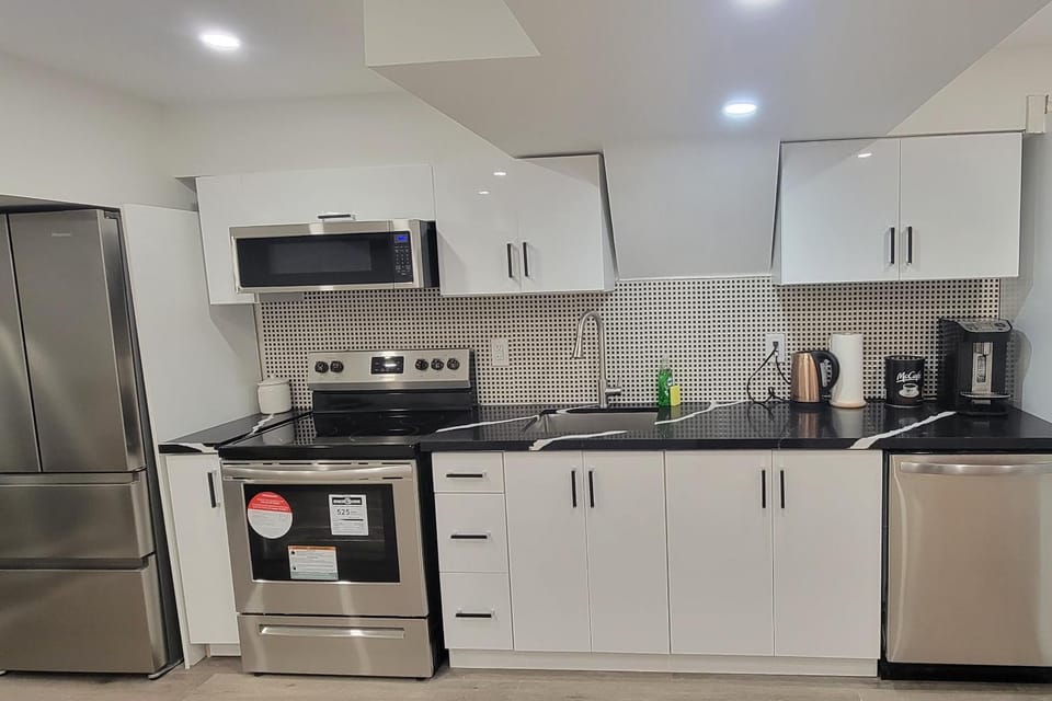 Coffee/tea facilities, dishwasher, minibar, pet friendly, stove, kitchen