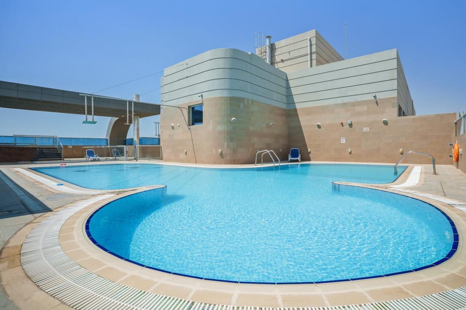 Swimming pool, Swimming pool