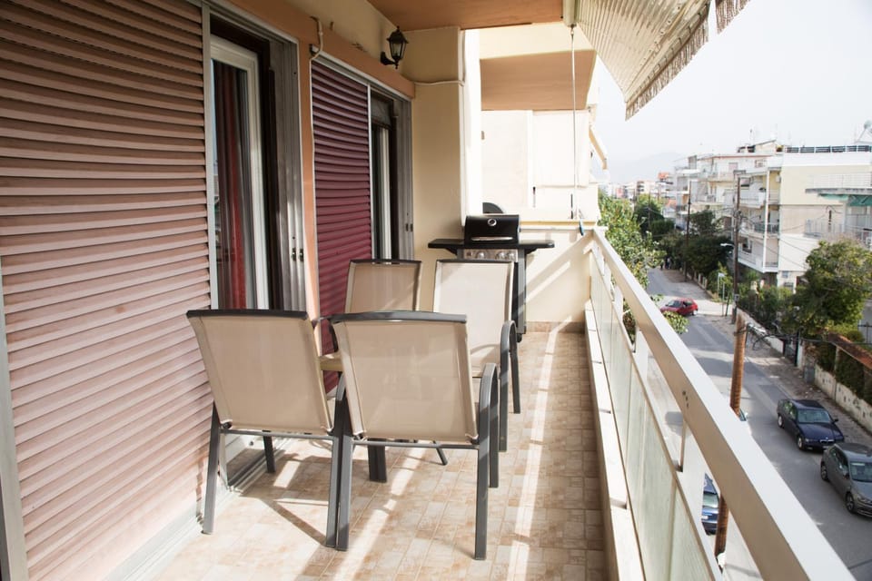 BBQ facilities, View (from property/room), Balcony/Terrace, City view, Quiet street view