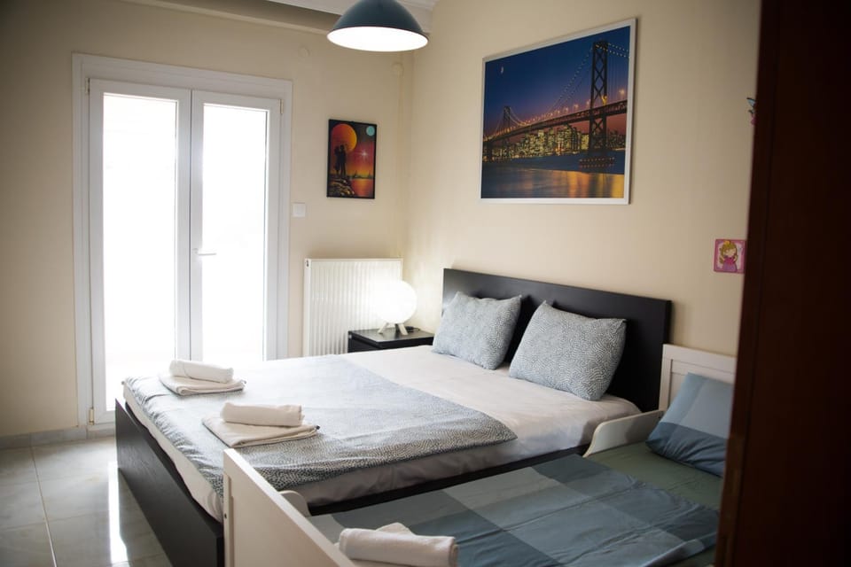 Bed, Photo of the whole room, Bedroom, internet, towels