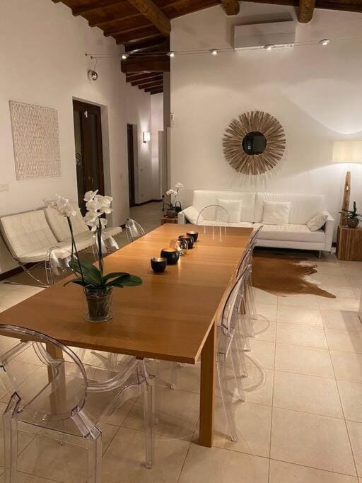Villa Linnazello - elegant pool villa with sea view near Rome/Tuscany Villa in Lazio