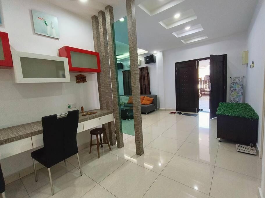 TheBliss8 八悦椋居 2R2B for 5-8pax House in Malacca