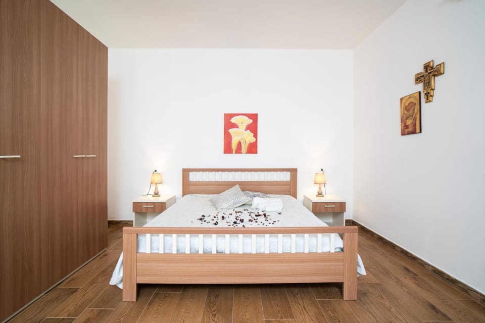 Living room, Bedroom