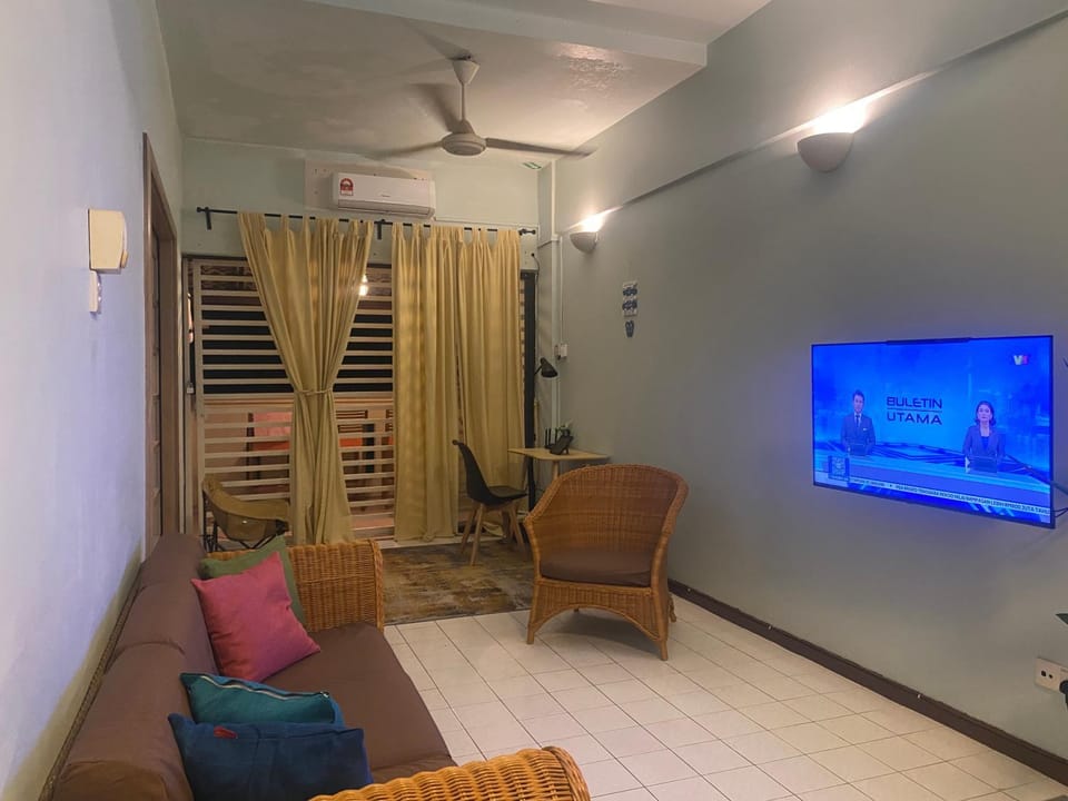 Communal lounge/ TV room