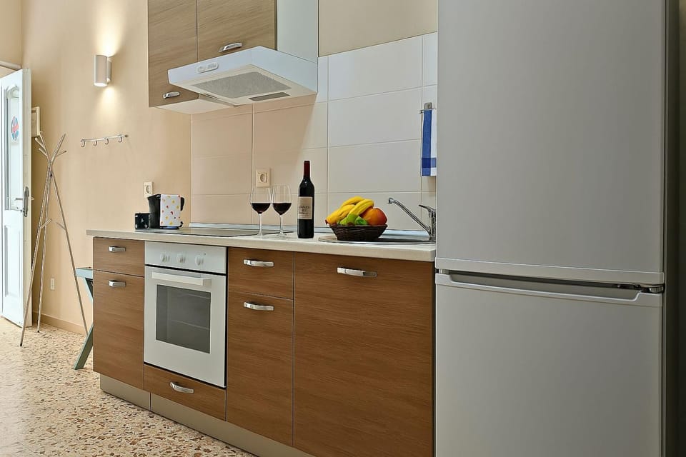 Kitchen or kitchenette, oven, stove