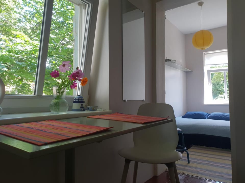 Bed, Photo of the whole room, Dining area, Bedroom