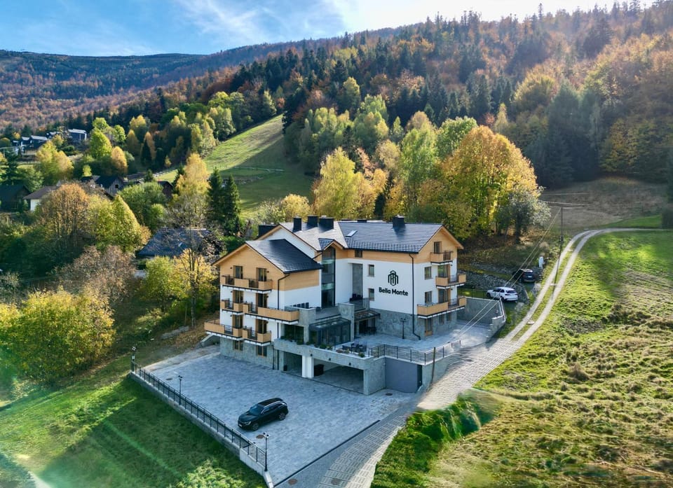 Property building, Nearby landmark, Spring, Day, Natural landscape, Bird's eye view, Summer, Mountain view