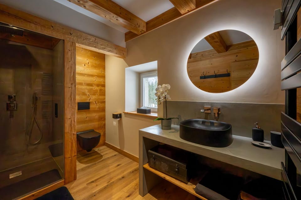 Toilet, Bathroom, towels