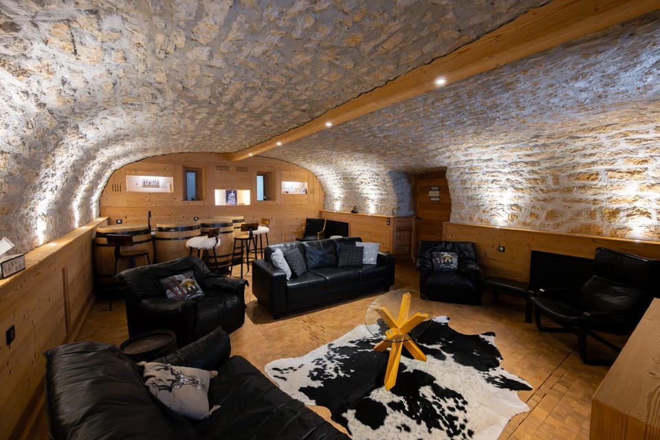 Communal lounge/ TV room, Living room, Lounge or bar
