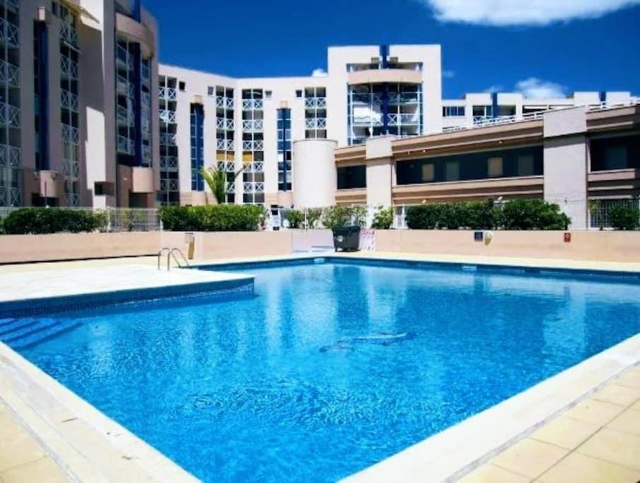 Le MARTY 9 Vue Mer Loggia Climatisé Piscine Centre Apartment in Occitanie