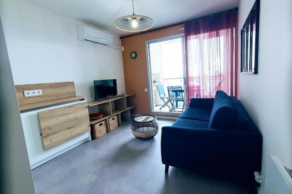 Le MARTY 9 Vue Mer Loggia Climatisé Piscine Centre Apartment in Occitanie