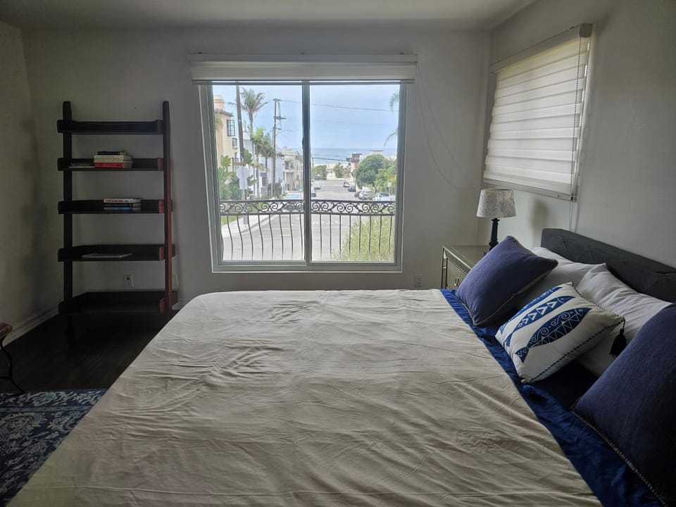 Bed, View (from property/room), Photo of the whole room, Bedroom