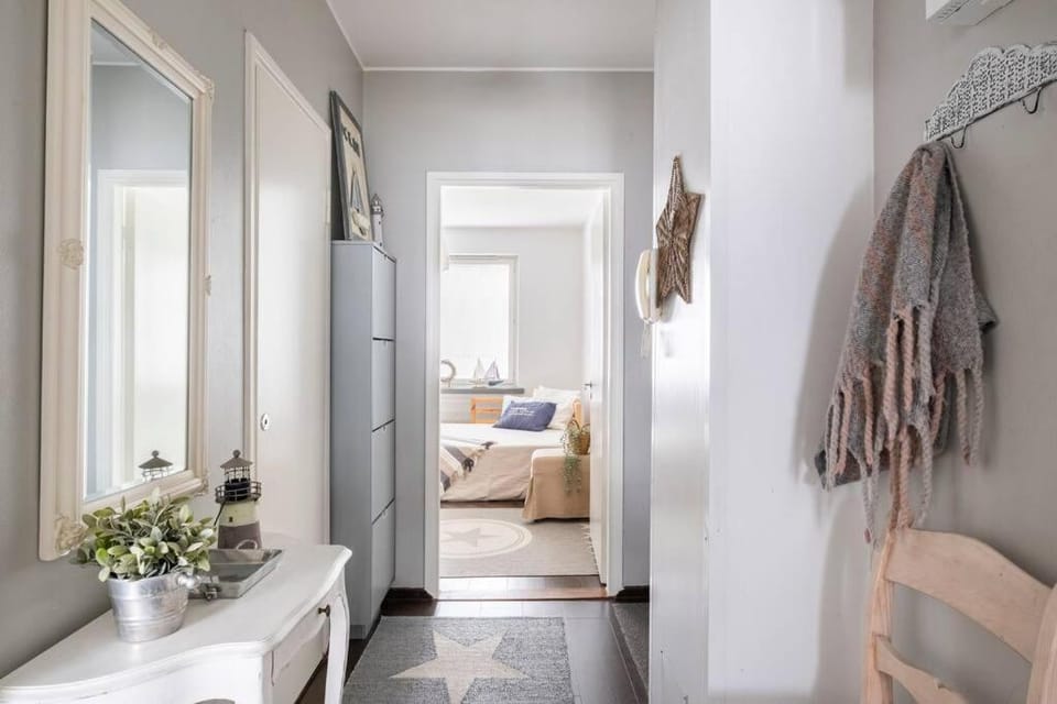 Tilava ydinkeskustakaksio ilmaisella lämmitys-tolpallisella autopaikalla Apartment in Finland