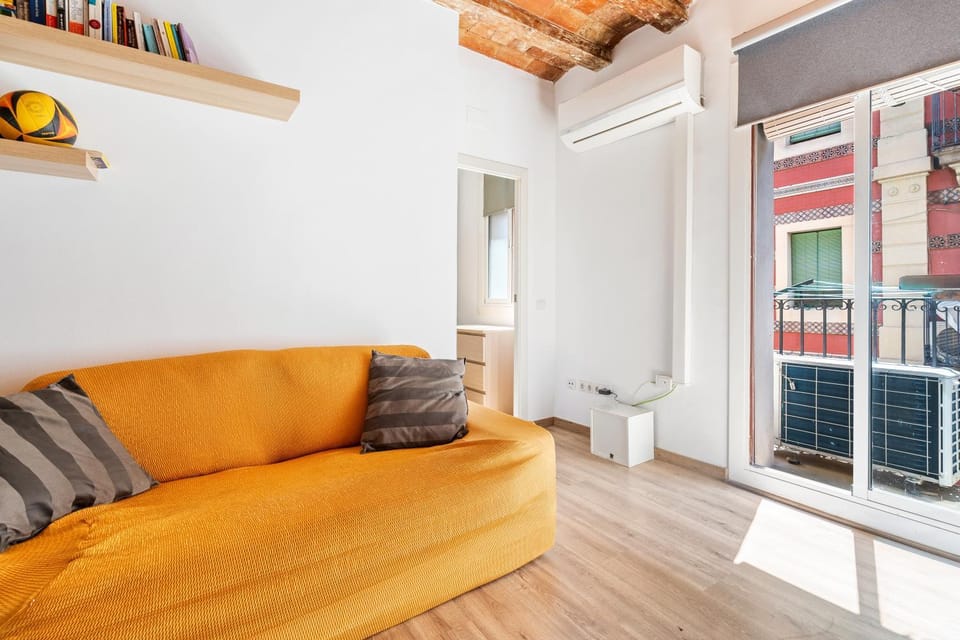Beachside Bliss Charming 1-bedroom, Barceloneta Apartment in Barcelona