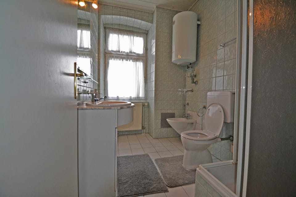 Shower, Toilet, Bathroom, bidet