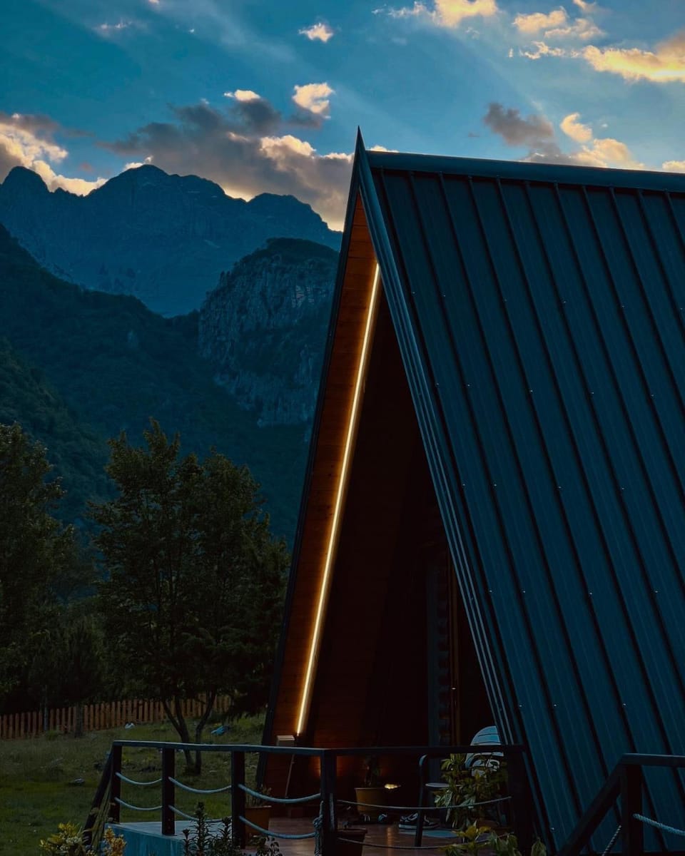 Property building, Night, Balcony/Terrace