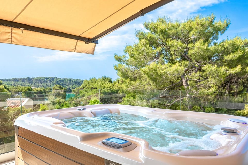 Hot Tub, Balcony/Terrace, Sea view