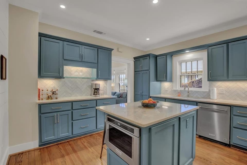 Kitchen or kitchenette, kitchen