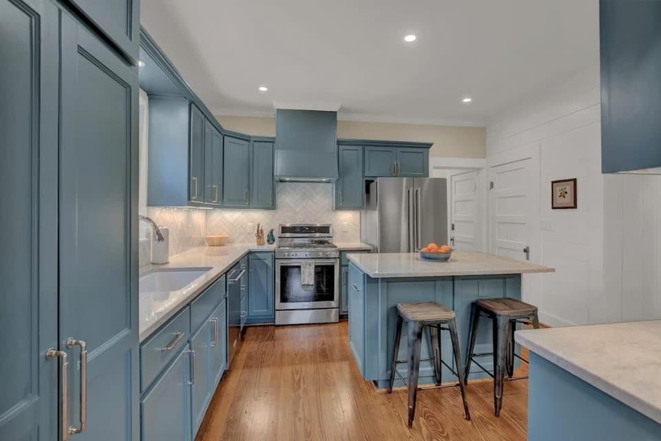Kitchen or kitchenette, kitchen