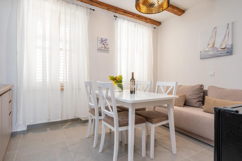 AAA Apartments & Rooms with FREE parking Apartment in Pula