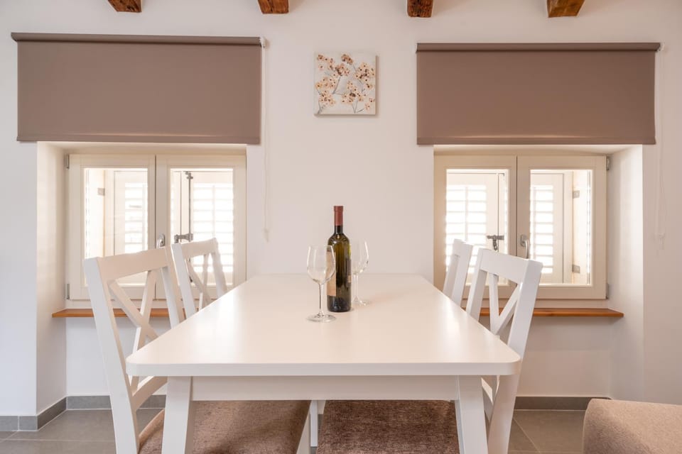 AAA Apartments & Rooms with FREE parking Apartment in Pula
