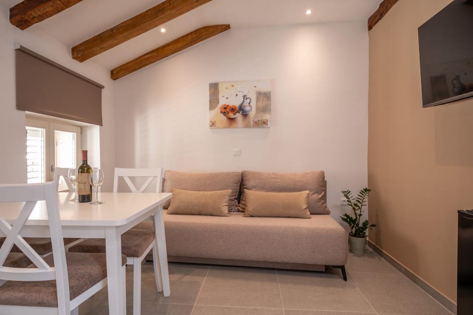 AAA Apartments & Rooms with FREE parking Apartment in Pula