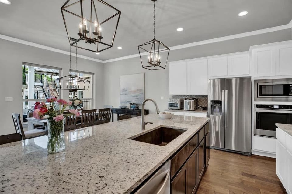 Kitchen or kitchenette, kitchen