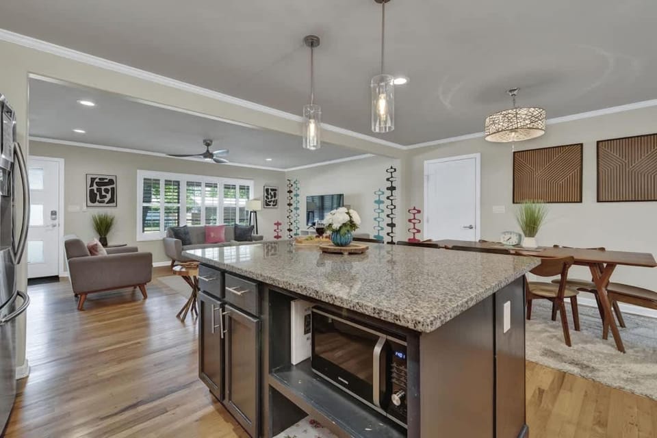 Kitchen or kitchenette, kitchen