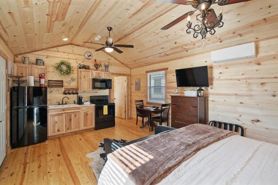Kitchen or kitchenette, kitchen