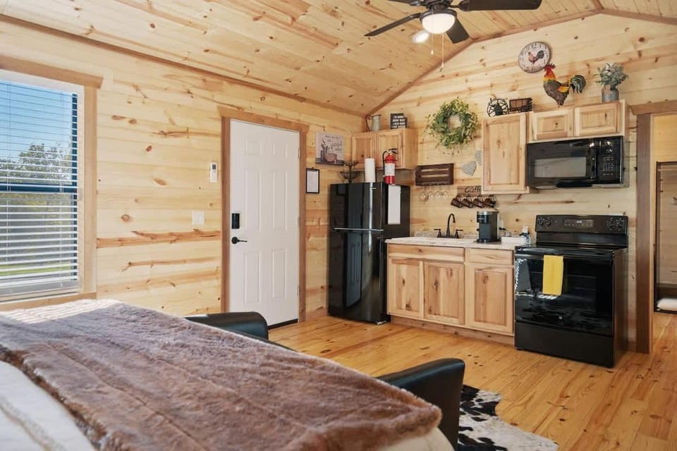 Kitchen or kitchenette, kitchen