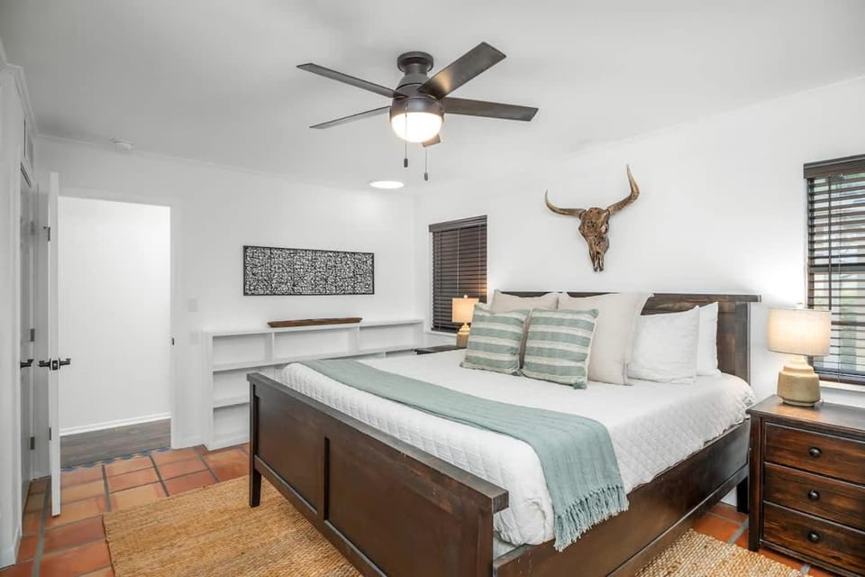 Bed, Bedroom