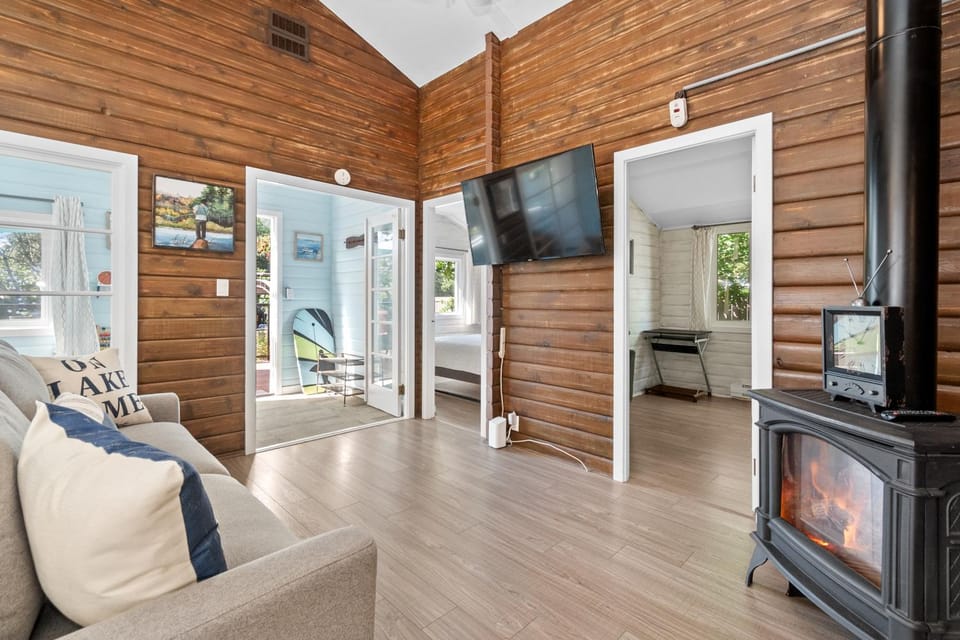 TV and multimedia, Living room, Seating area, flat iron