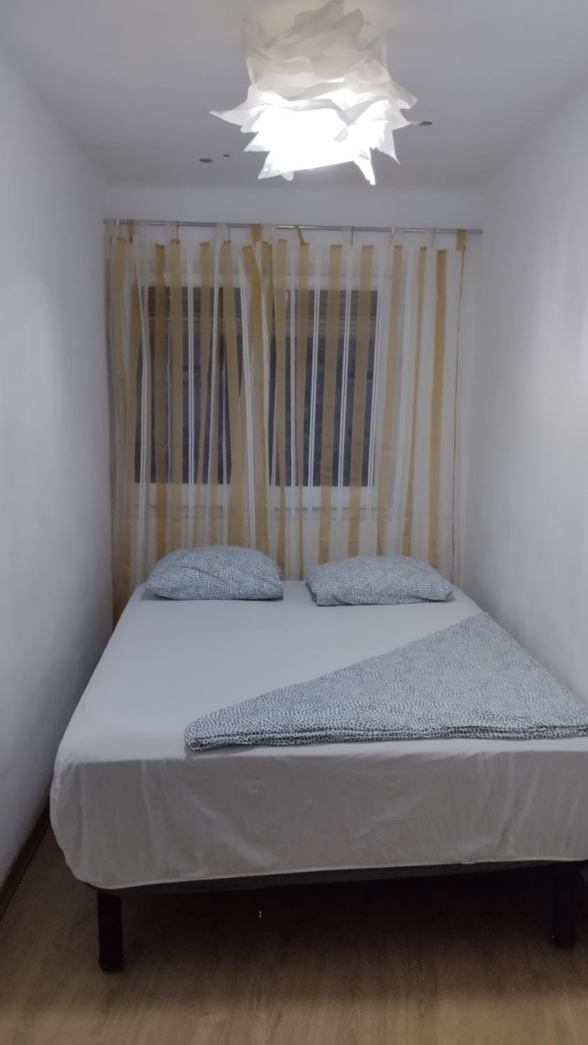 metro La Salut Apartment in Badalona