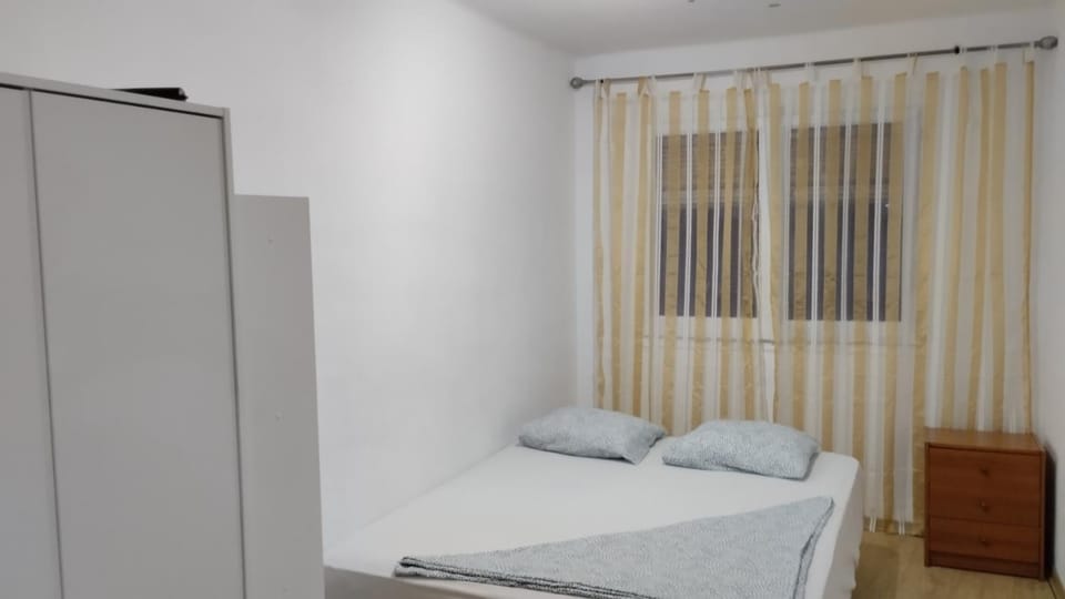 metro La Salut Apartment in Badalona