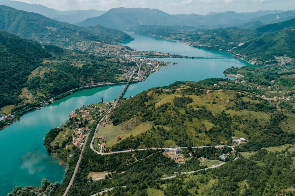 Neighbourhood, Natural landscape, Bird's eye view, Lake view
