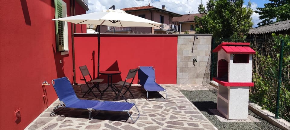 Shower, BBQ facilities, Garden, furniture