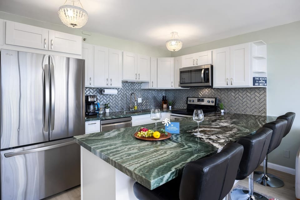 Dining area, kitchen