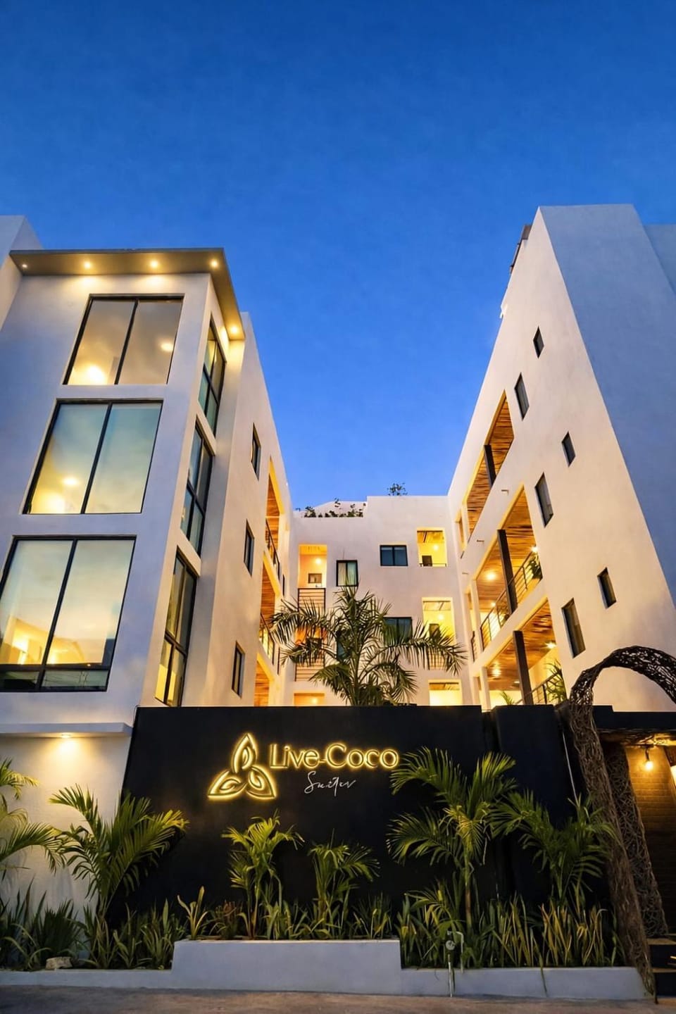 Property building, Facade/entrance, Night