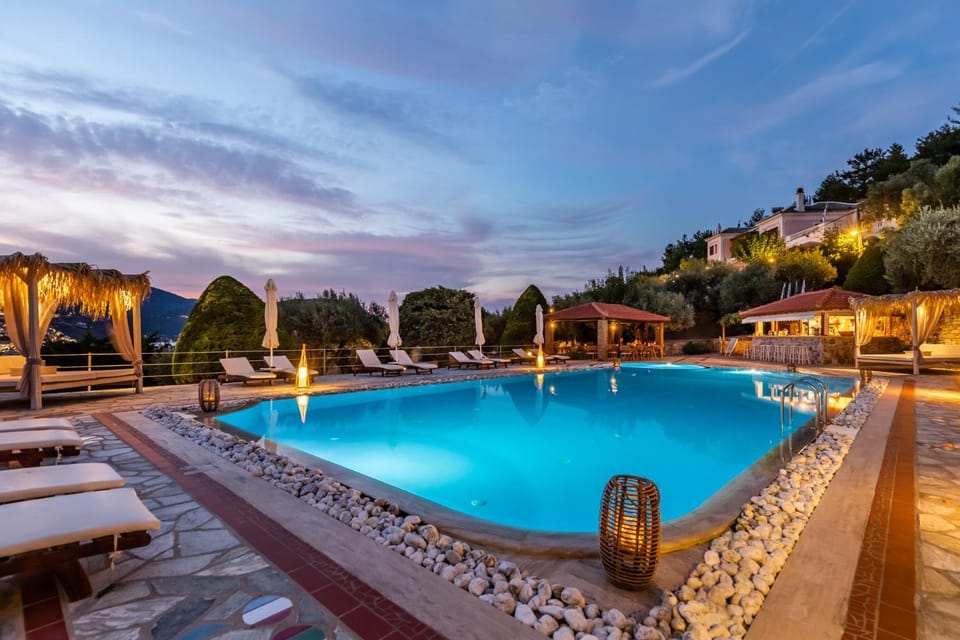 Swimming pool, sunbed