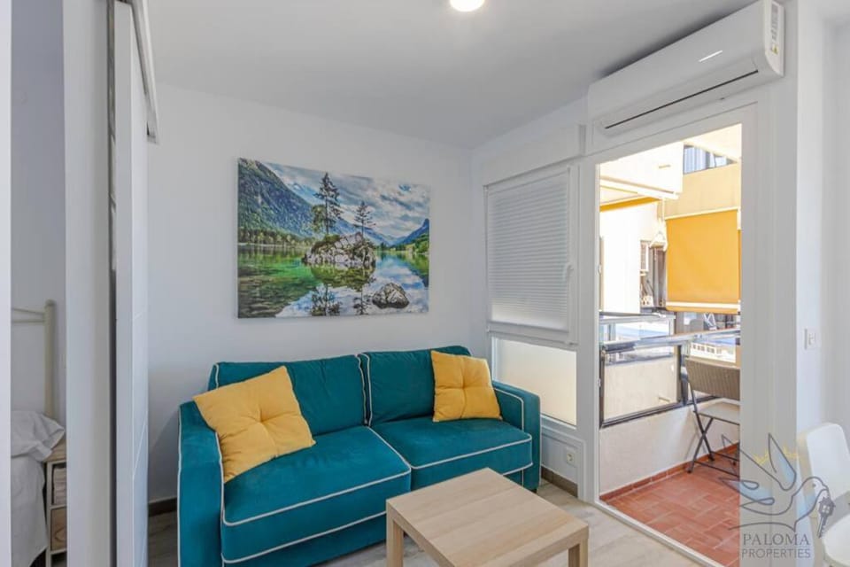Aloha Playa apartment with sea views in front of the beach Apartment in Benalmadena