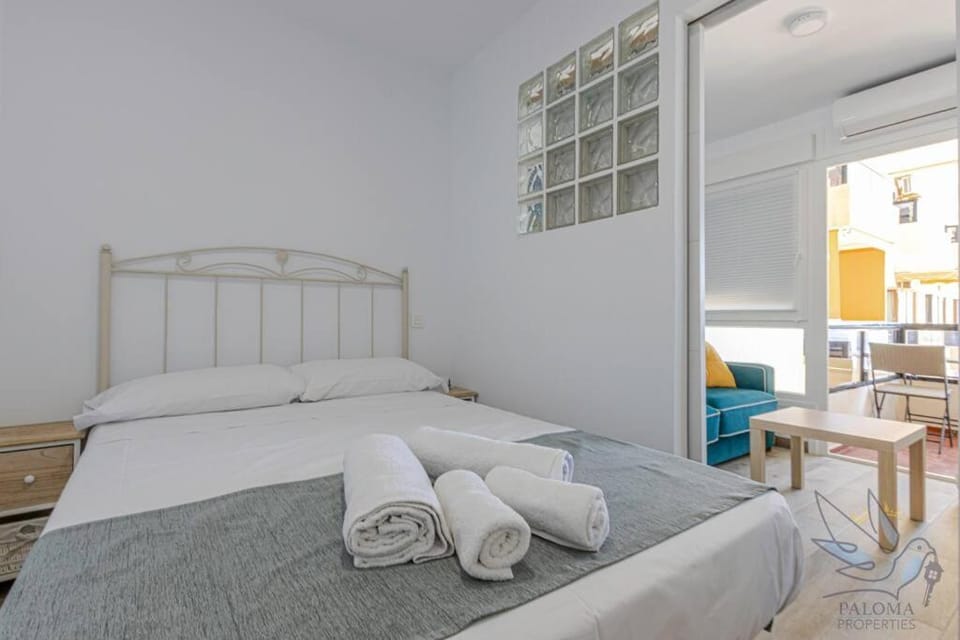 Aloha Playa apartment with sea views in front of the beach Apartment in Benalmadena