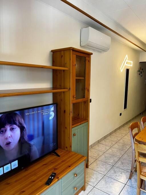 TV and multimedia, Living room, Evening entertainment, wardrobe, air conditioner