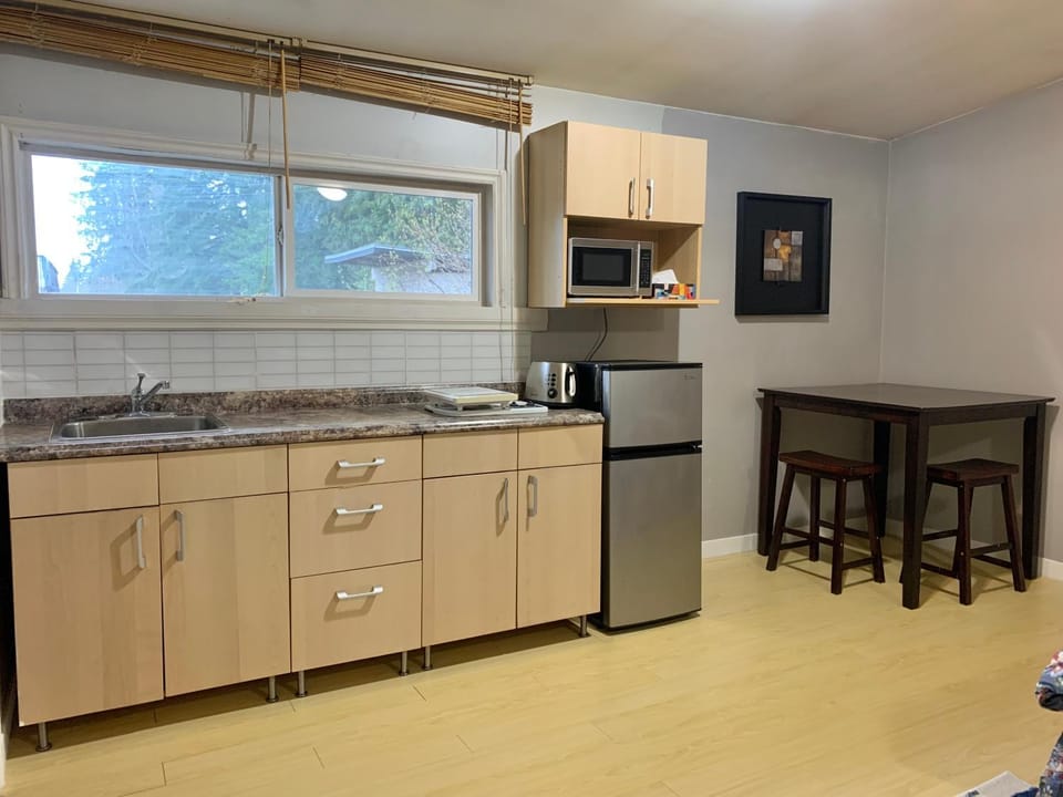 Whole Suite to Yourself at Coquitlam Centre! Apartment in Port Coquitlam