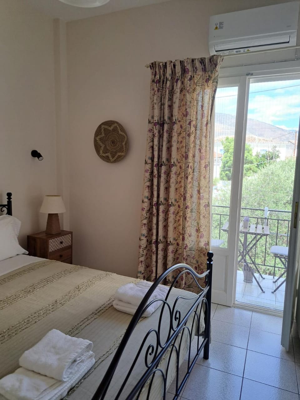 Penny's Beach Cottage Apartment in Peloponnese, Western Greece and the Ionian